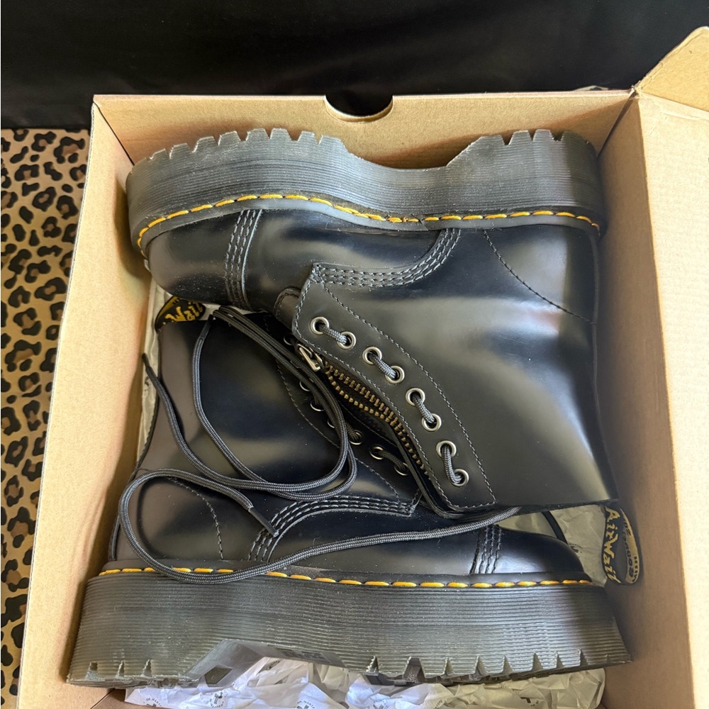 Dr. Martens Black Sinclair Boots
